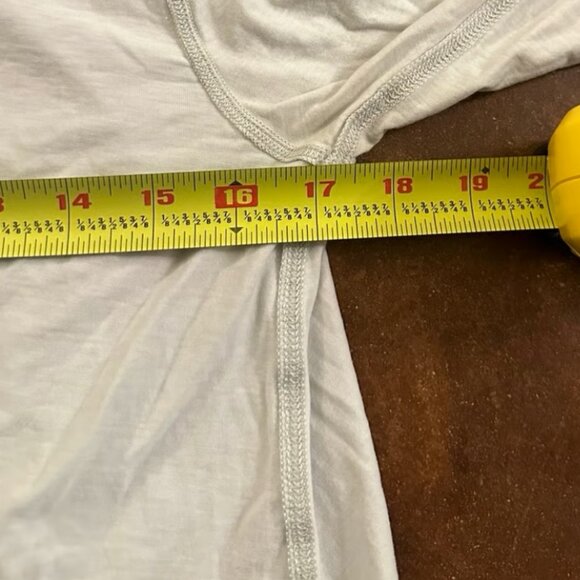 Lululemon Long Sleeve Shirt - Picture 5 of 6